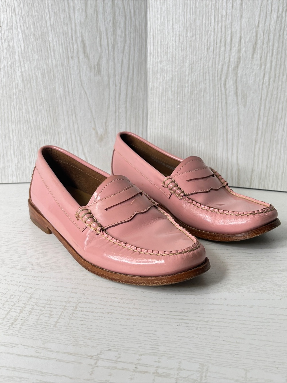 G.H. Bass Weejuns Whitney Penny Loafers Womans Sz 6.5 Pale Pink Patent Leather